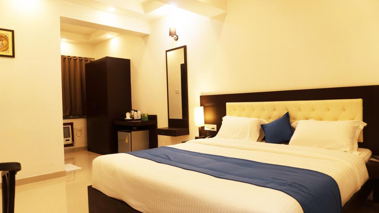 Hotel Max Inn Bhāgalpur Kültér fotó